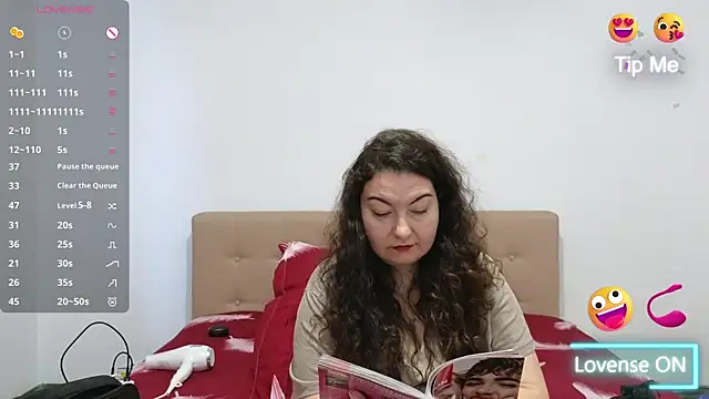 BBW MILF 4U online show from January 9, 8:08 am