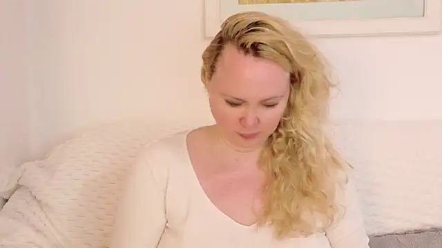 Sarah4you online show from November 18, 9:49 pm