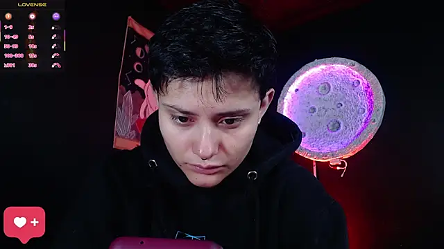 girl intense444 online show from April 10, 1:39 pm