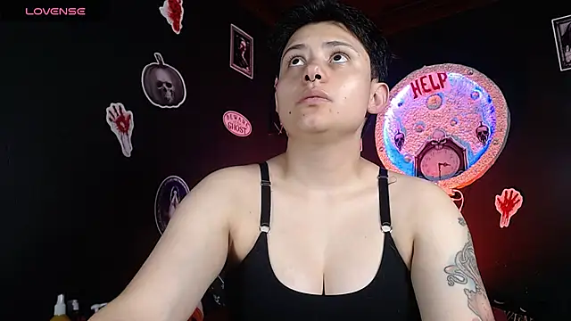 girl intense444 online show from October 27, 7:08 pm