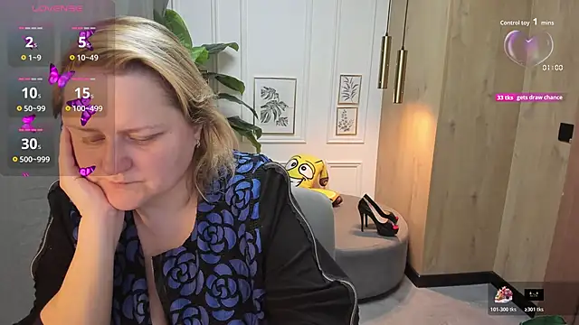 ScarlettSoft online show from December 1, 5:22 am