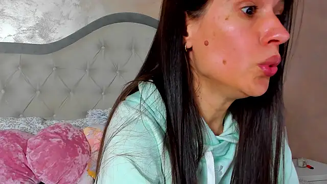 JennaMyers online show from April 20, 6:55 pm