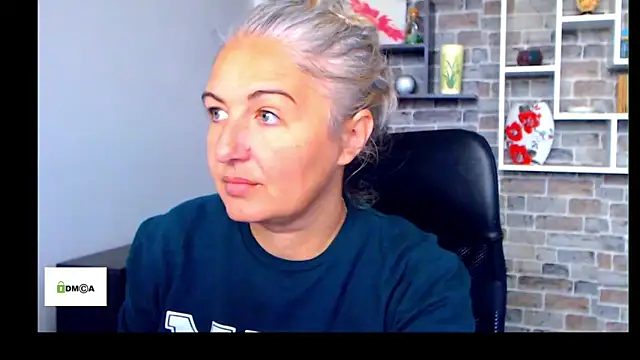 Snapshot of angel_devil_milf chatting on October 20, 11:46 am angel devil milf online show from October 20, 11:46 am