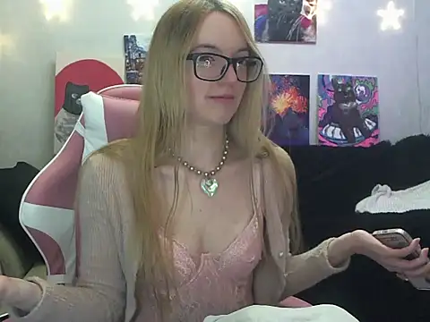 SecretSophia online show from December 13, 7:53 pm