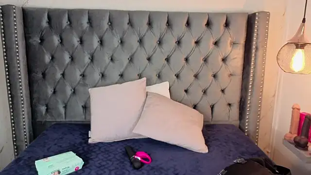 Kim Blane online show from March 19, 3:00 am