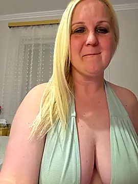 Mayci1984 online show from April 15, 8:09 pm