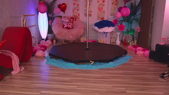 KittyCaitlin online show from February 15, 8:19 pm