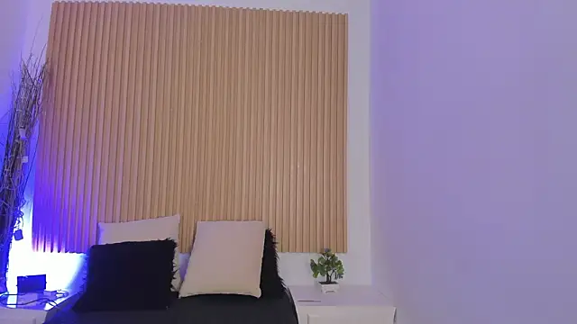 GenesisRuiz online show from March 10, 2:10 pm