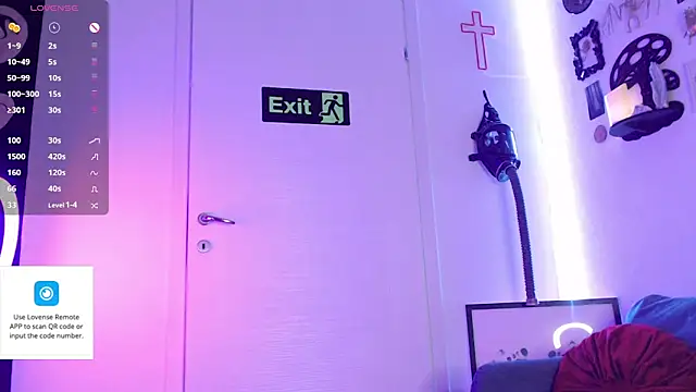 auroralatexprincess online show from September 25, 5:01 pm