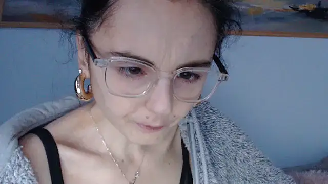 cleophee online show from February 2, 8:02 am