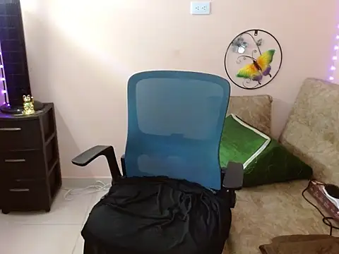 miss tinnymafe online show from March 13, 2:57 am