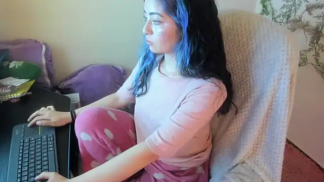 Sammysammy  online show from November 4, 6:18 am