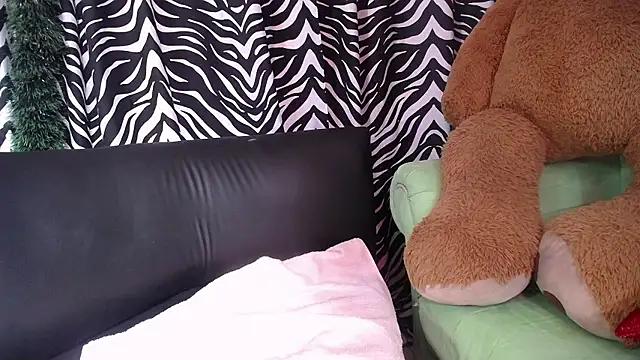 mia beatles online show from January 11, 8:03 pm