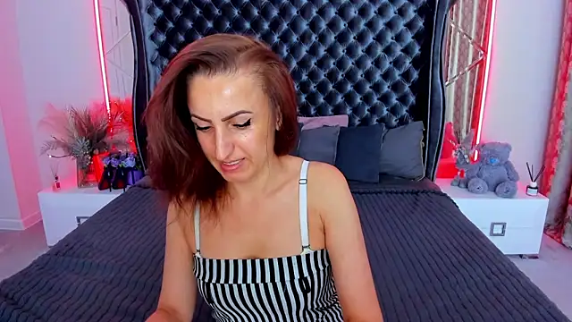 Rebecca Diamond online show from June 2, 5:41 am