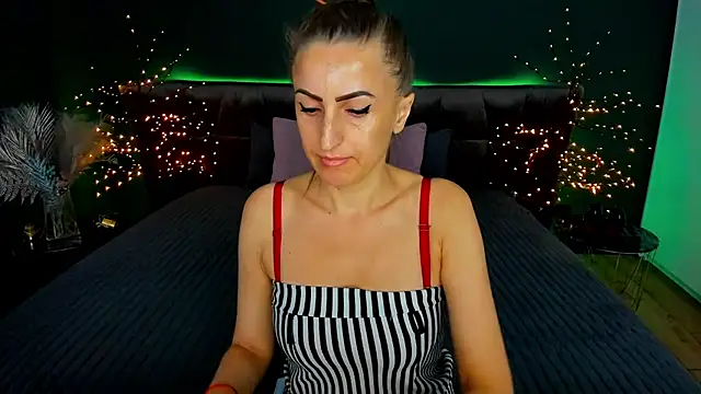 Rebecca Diamond online show from September 22, 5:28 am