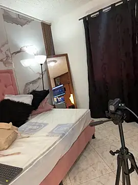 Eva MilfF online show from April 17, 1:13 pm