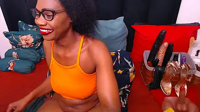 sexybootylicious online show from December 16, 5:46 am