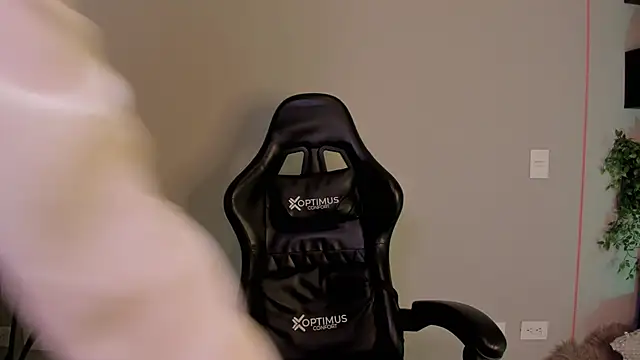 sussyprice online show from November 12, 10:19 pm