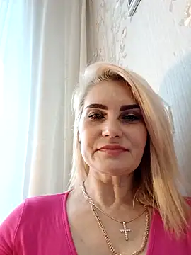 JennyOMay online show from December 5, 5:40 am