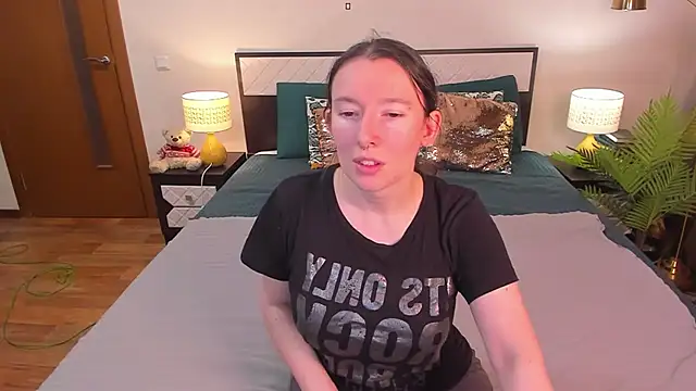 CatherineWalls online show from June 9, 4:01 am