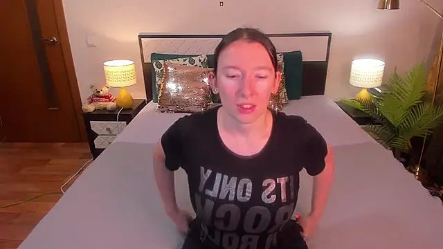 CatherineWalls online show from July 6, 3:45 am
