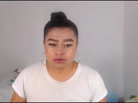 katrinawillff online show from March 12, 4:37 am