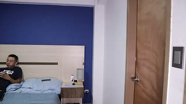 funcouple1985 online show from February 4, 8:01 pm