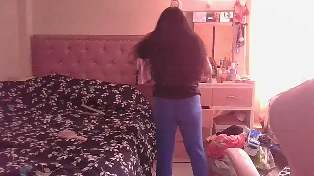 annarose19 online show from March 13, 7:59 pm