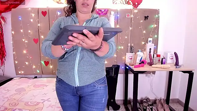 Zaly mature online show from November 16, 12:34 am