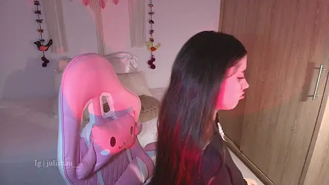 iriswest  online show from March 10, 12:25 am