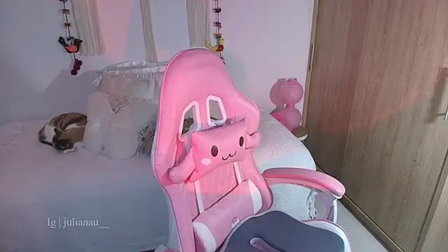 iriswest  online show from March 14, 2:12 am