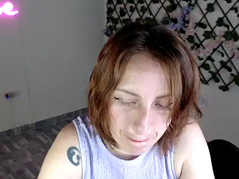 kittykalor09 online show from April 18, 10:09 pm