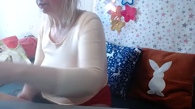 QueenLana online show from February 24, 10:58 am