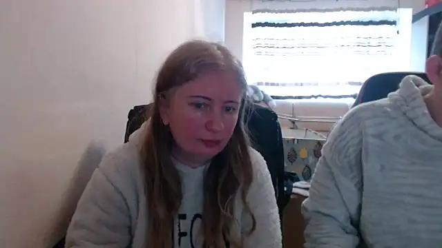 PeterAndJen online show from March 12, 9:34 am