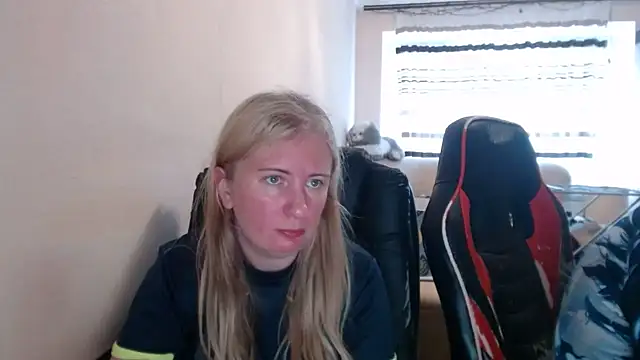 PeterAndJen online show from June 4, 2:54 pm