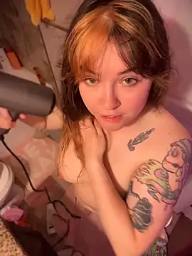 JennKenobi online show from June 3, 2:33 pm