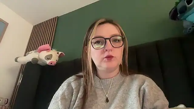 short sweetpea online show from February 8, 2:54 pm