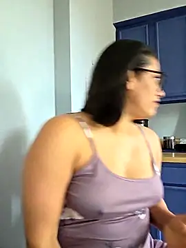 Snapshot of Nikkierosee chatting on October 15, 1:25 pm Nikkierosee online show from October 15, 1:25 pm