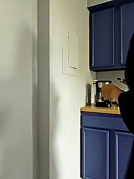 Snapshot of Nikkierosee chatting on October 12, 6:32 pm Nikkierosee online show from October 12, 6:32 pm