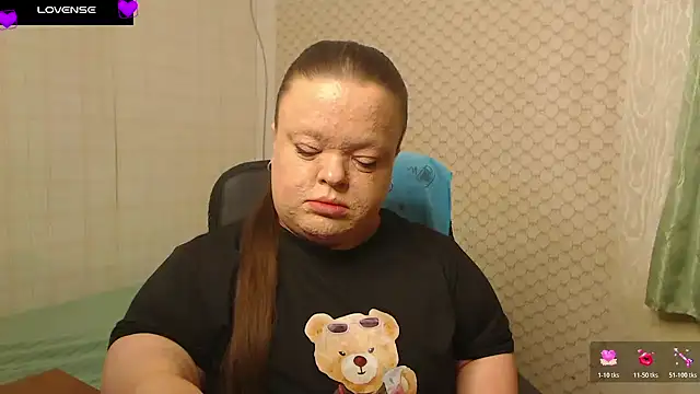 Janiffer MiMi online show from April 18, 4:42 pm