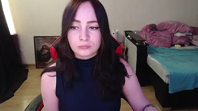 Laralianna online show from April 14, 1:44 pm