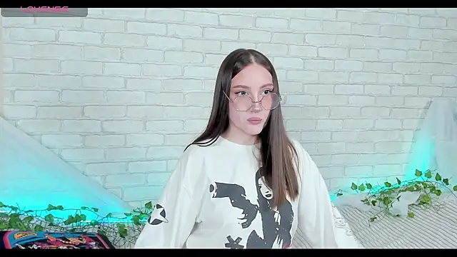 LinaKenny online show from March 21, 3:39 pm