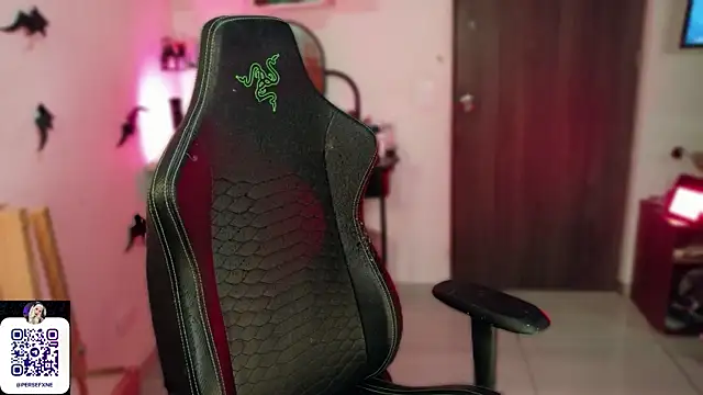 damnliciousss online show from April 5, 11:59 pm