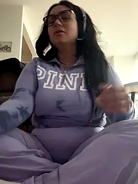 MeghanXO online show from November 7, 3:28 pm