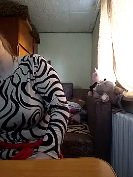 BustyBlond online show from April 17, 4:36 am