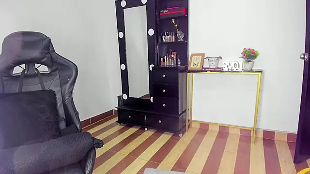 Snapshot of Emattaylor chatting on October 29, 11:03 am Emattaylor online show from October 29, 11:03 am