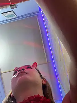 Sanieku online show from April 13, 9:15 pm