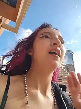  Laary online show from April 24, 8:11 pm