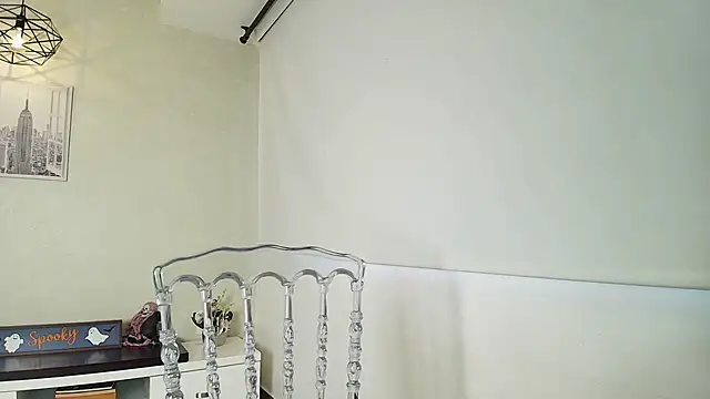 Sassy--Girl online show from October 29, 6:10 pm