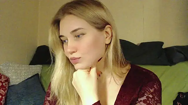mmmPinUpGirl online show from October 1, 5:29 pm